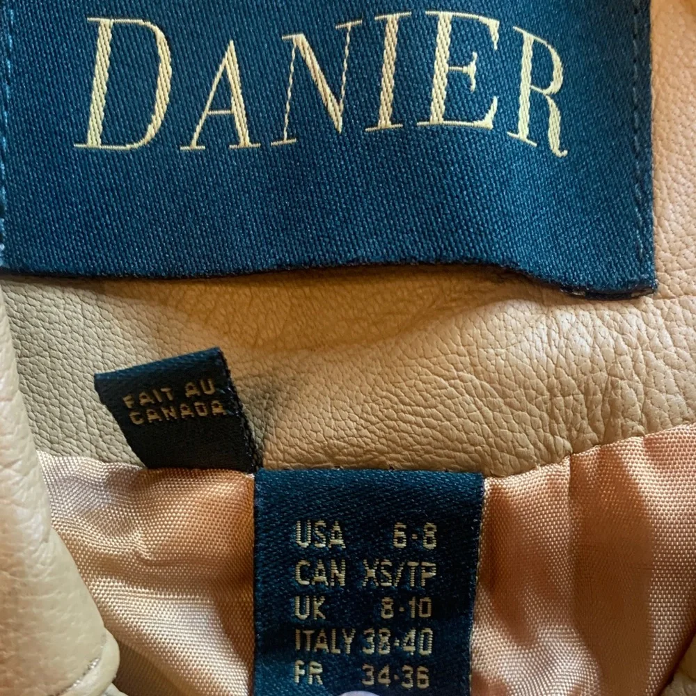 Vintage Camel Danier Women's Leather Button-Up Jacket